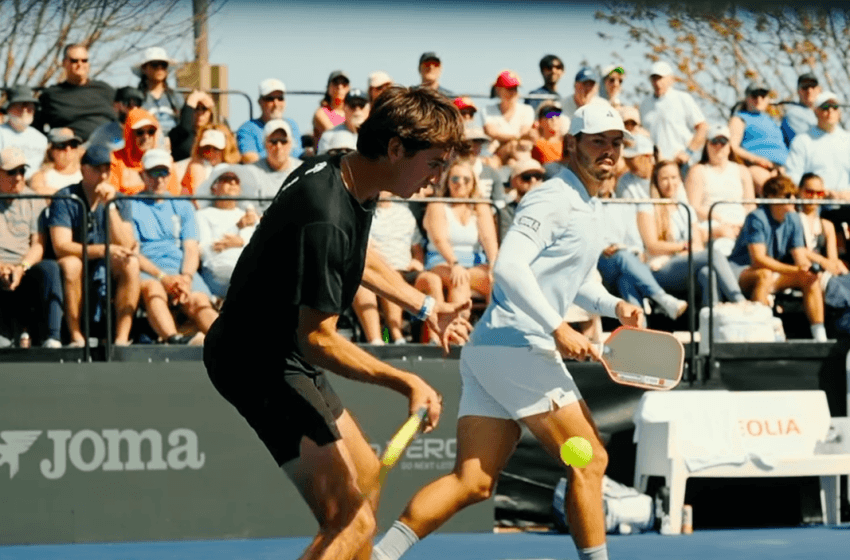  Consejos para mejorar en pickleball: observa la pelota hasta el contacto